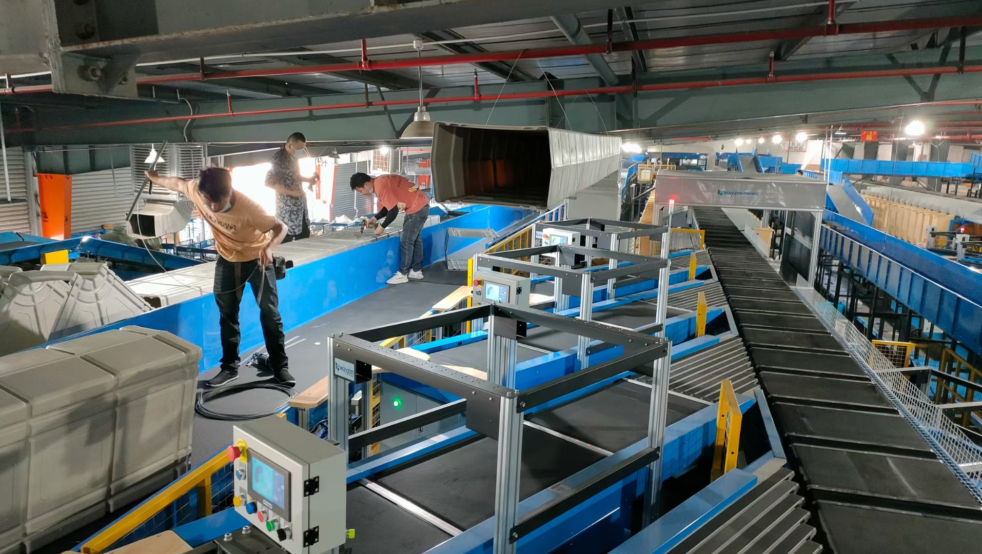 物流快遞轉(zhuǎn)運中心通風降溫案例