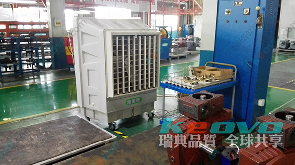 生產(chǎn)<a href=http://m.hbrdl.com/photo/jie.html target='_blank'>車間降溫</a> 生產(chǎn)車間降溫